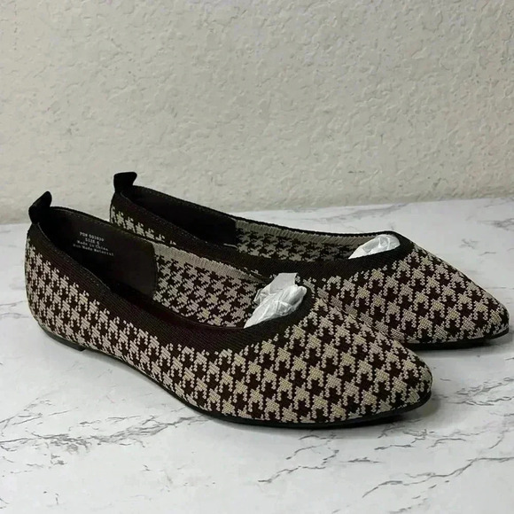 NWT JOURNEE COLLECTION-  KARISE SLIP ON DRESSY POINTED TOE FLATS Size 6 - Picture 10 of 11